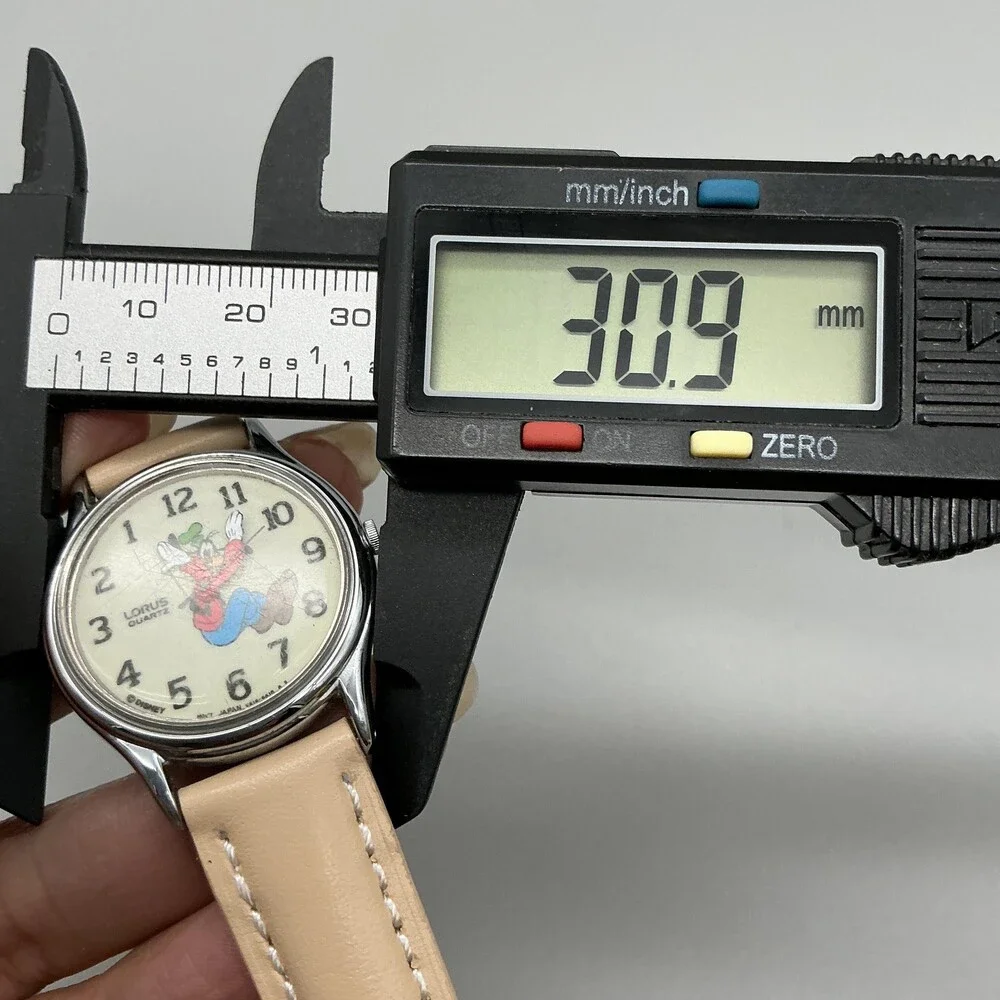 Vintage Lorus Disney Goofy Boys Watch 31mm V516-6A00 Leather New Battery